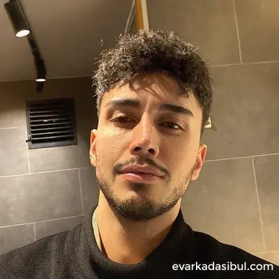 Ben Furkan, yanına taşınacağım ev arkadaşı arıyorum