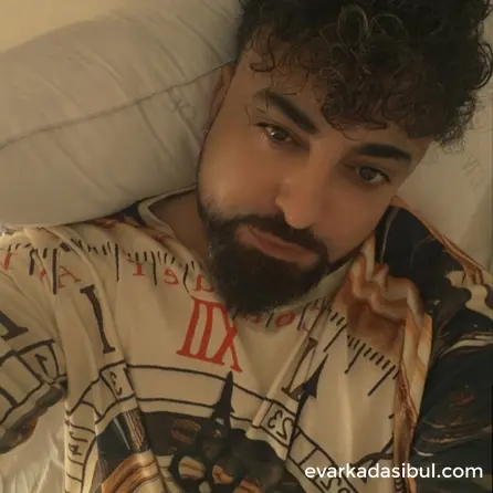 Ben Murat, evimi paylaşacak ev arkadaşı arıyorum