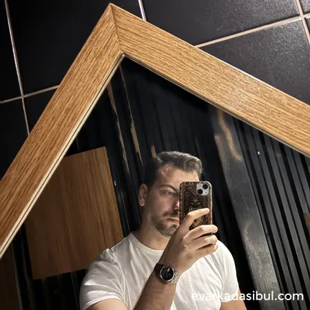 Ben Ertan, yanına taşınacağım ev arkadaşı arıyorum