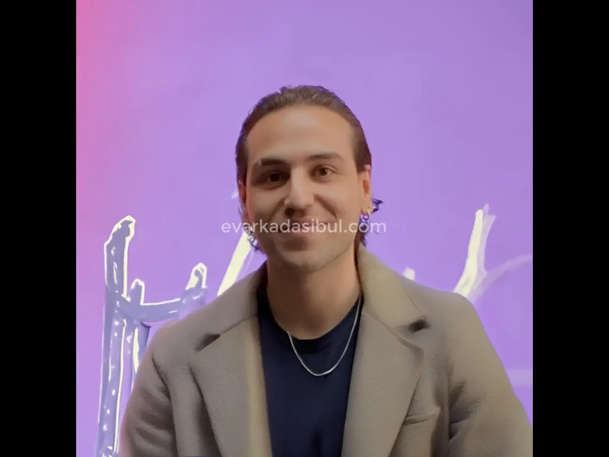 Ben Mustafa, yanına taşınacağım ev arkadaşı arıyorum