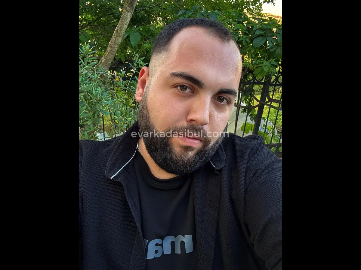 Ben Yusuf, yanına taşınacağım ev arkadaşı arıyorum