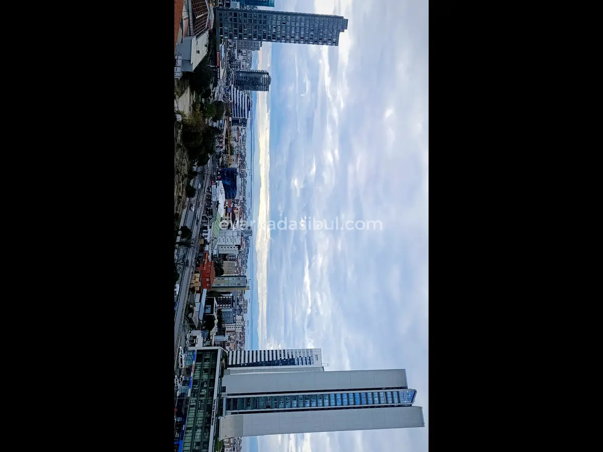 Ben Resul, yanına taşınacağım ev arkadaşı arıyorum