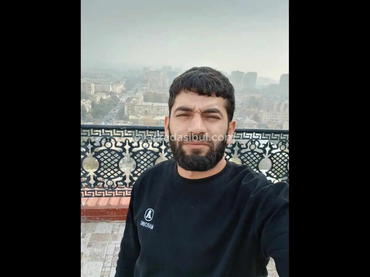 Ben Emin, yanına taşınacağım ev arkadaşı arıyorum