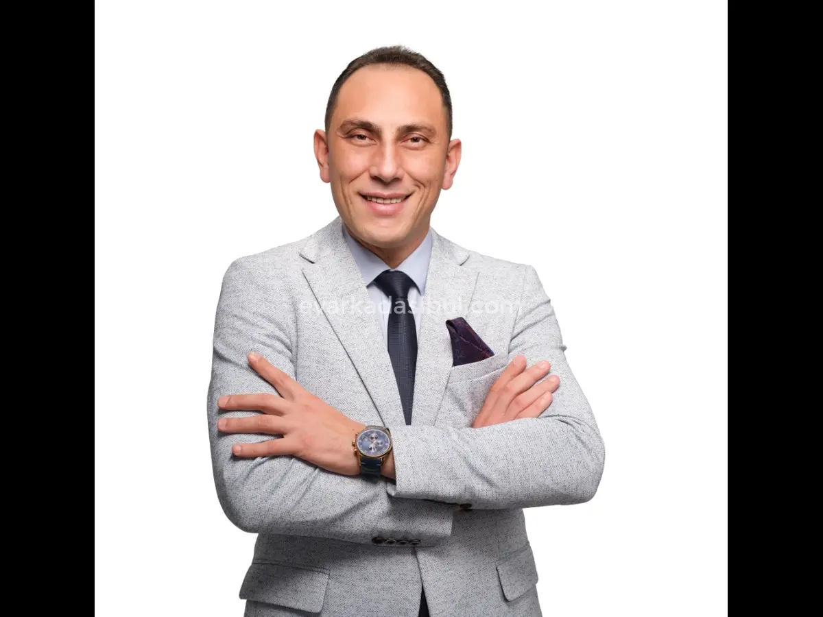 Ben Önder, yanına taşınacağım ev arkadaşı arıyorum